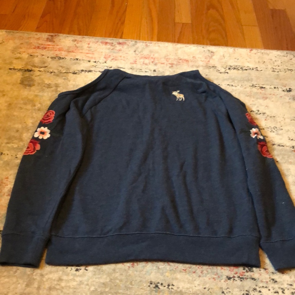 long sleeve off the shoulder thick material top!